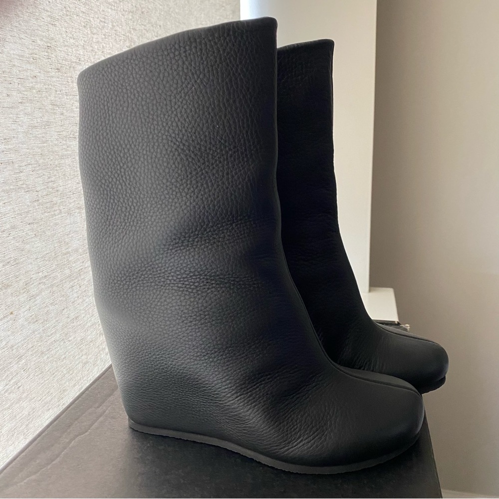 Peter Non 7 Italian leather black wedge booties like new w/box worn once